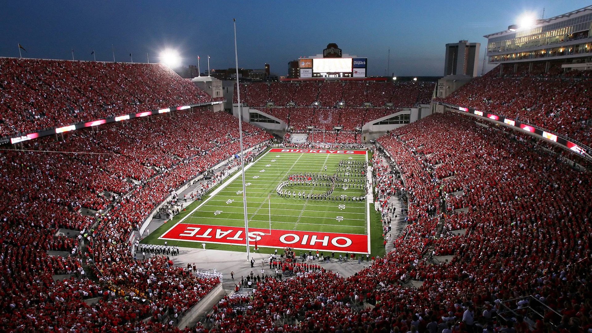 德甲比赛节奏加快，精彩反击体现战术多样，德甲打法特点